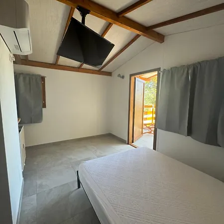 E Pfirsich * Borghetto Santo Spirito