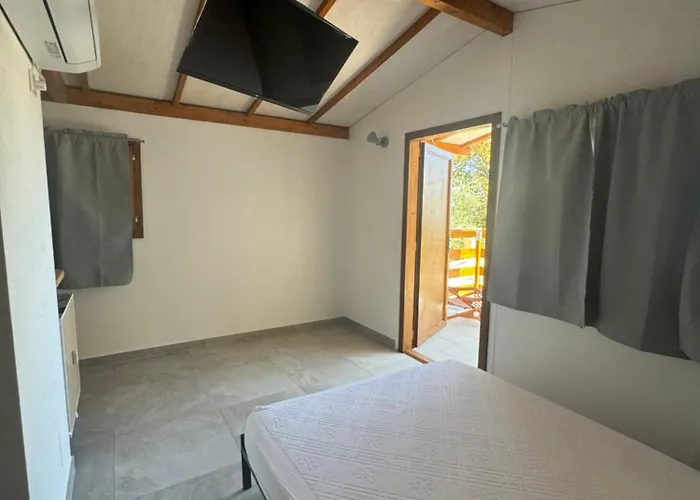 E Pfirsich * Borghetto Santo Spirito